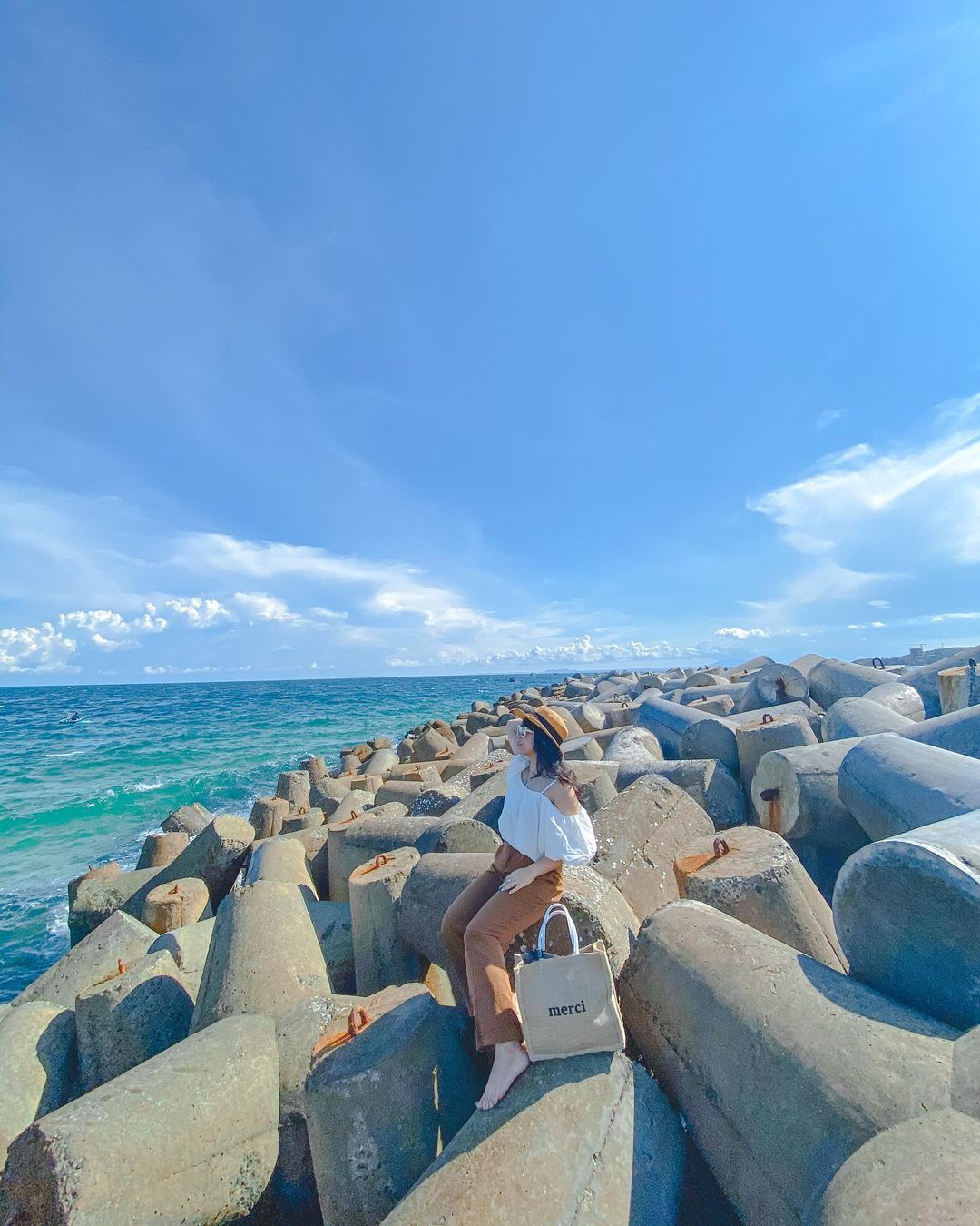 Bãi đá Ông Địa - Địa điểm check-in không thể bỏ lỡ khi du lịch Phan Thiết -  iVIVU.com