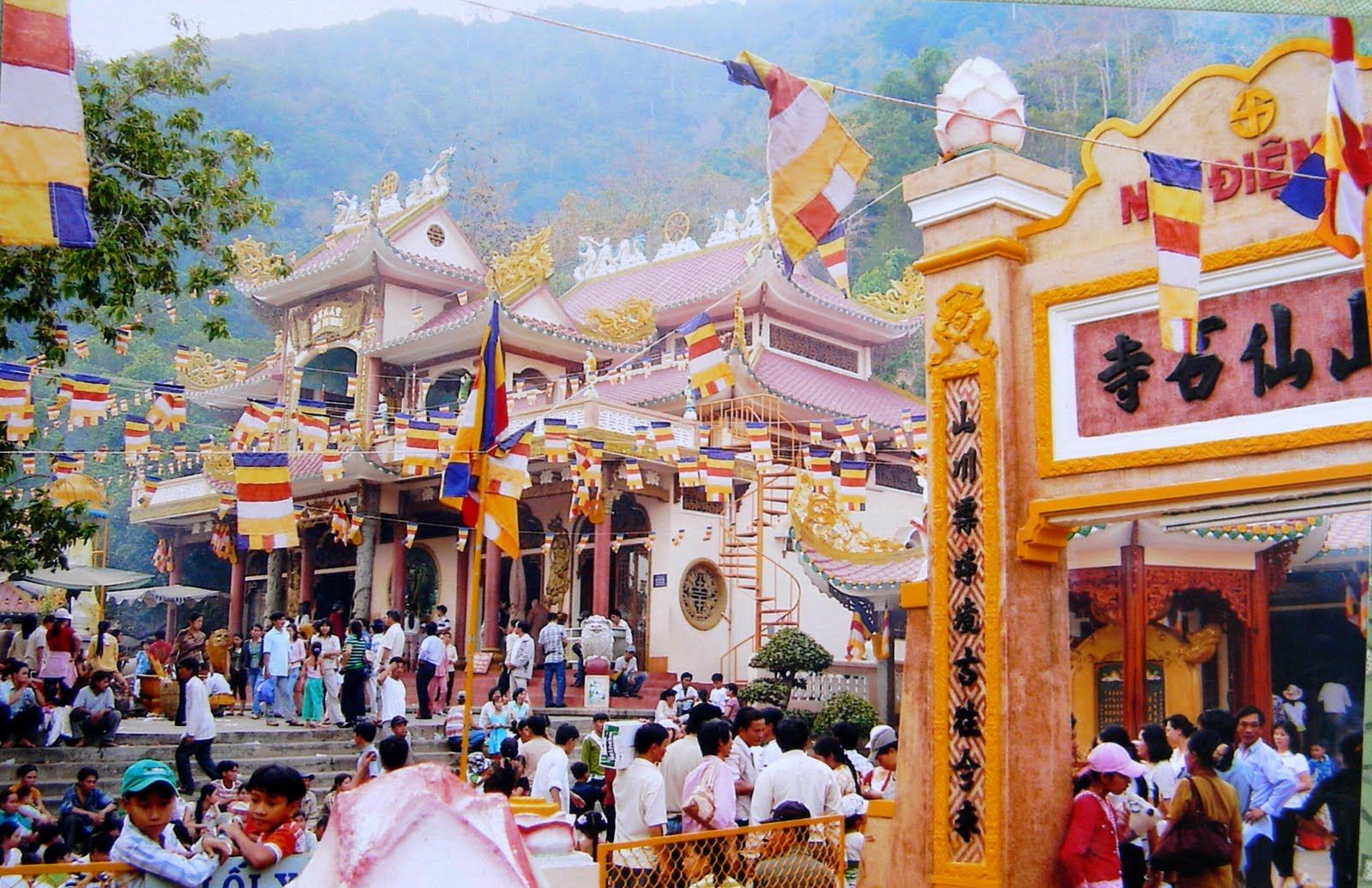 Đầu xuân hành hương Lễ hội núi Bà Đen