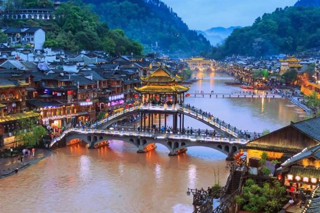 TOUR TẾT DƯƠNG: HÀ NỘI - TRƯƠNG GIA GIỚI –  PHƯỢNG HOÀNG CỔ TRẤN – VŨ LĂNG NGUYÊN 6N5Đ