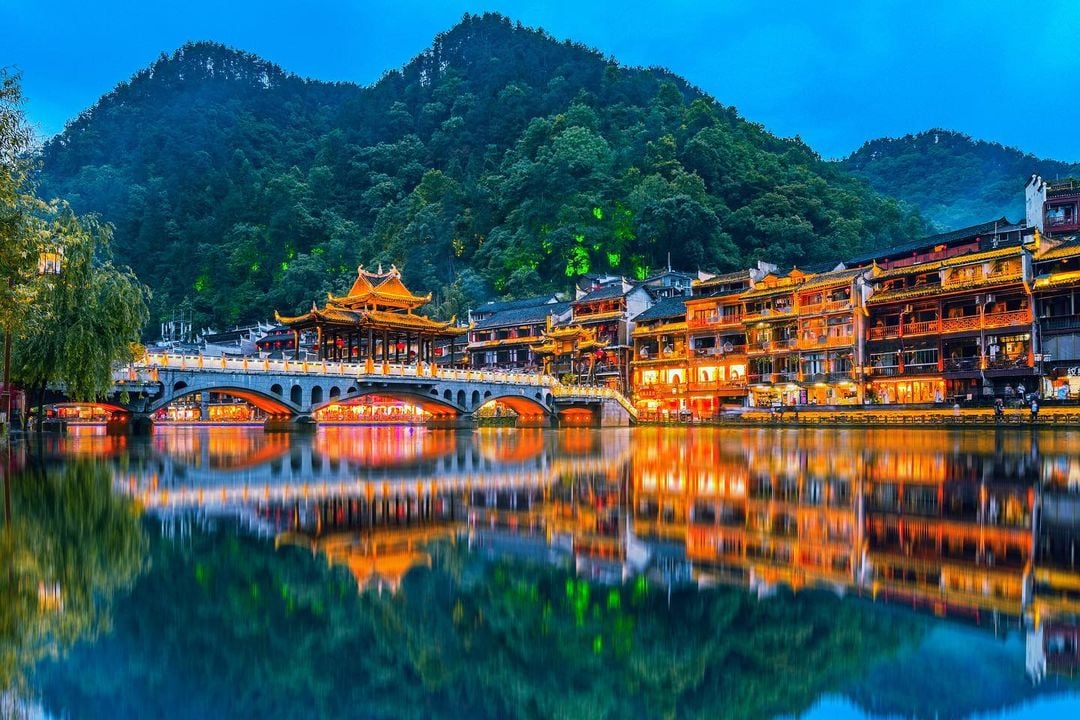 KH T4, 5: TRƯƠNG GIA GIỚI- PHƯỢNG HOÀNG CỔ TRẤN- VŨ LĂNG NGUYÊN 5N4D (ta)