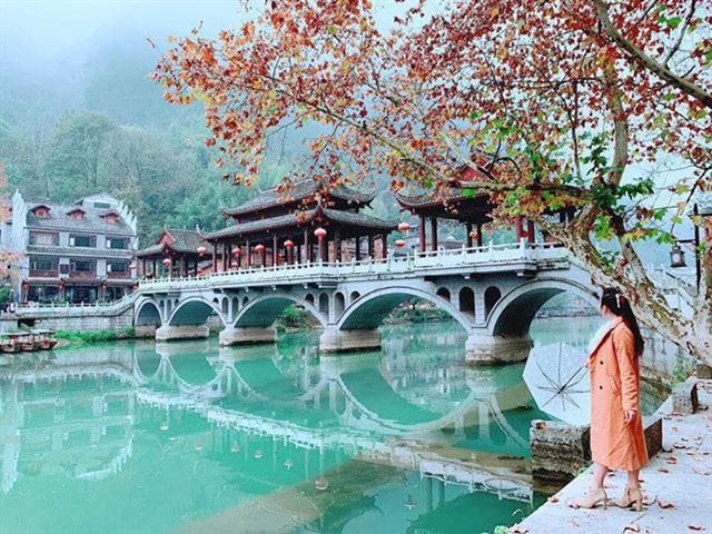 TRƯƠNG GIA GIỚI – MIÊU TRẠI – PHƯỢNG HOÀNG CỔ TRẤN – THIÊN MÔN SƠN – HỒ BẢO PHONG 