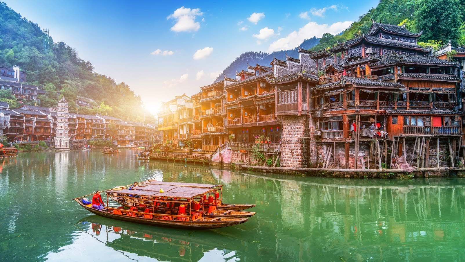 TOUR HÀ NỘI – TRƯƠNG GIA GIỚI – PHƯỢNG HOÀNG CỔ TRẤN – THẤT TINH SƠN 5N4Đ - BAY VJ (TA)